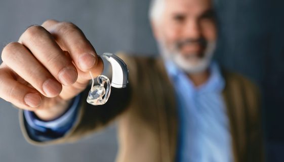 تركيب وبرمجة السماعات الطبية الرقمية