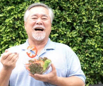 تحسين التغذية والحركة لكبار السن