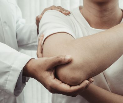 العلاج الطبيعي لتأهيل حالات الشلل